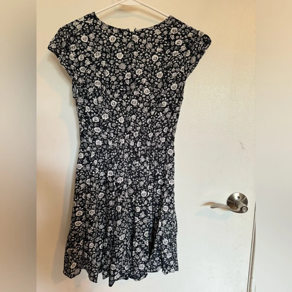 JCrew Mercantile Flowered Dress 4P - Picture 2 of 4